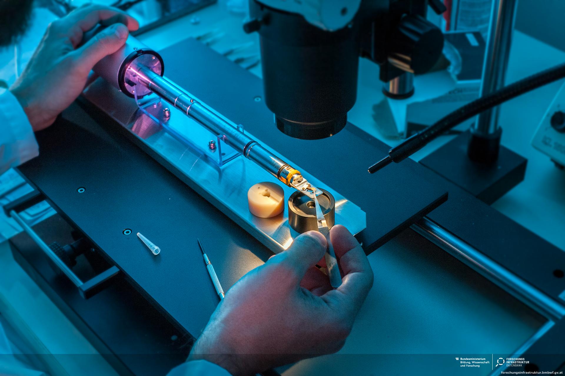 Transmission electron microscopy for materials science cou_202503252